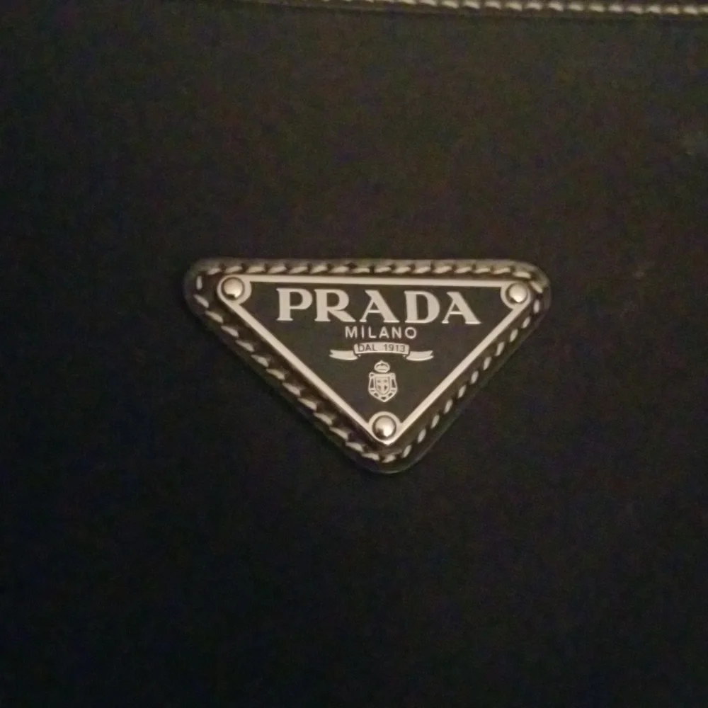 Prada handbag - Picture 4 of 7